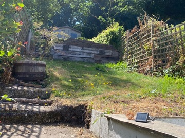 Earn a Monthly Rent: Long narrow garden with both sunny spots and shady areas