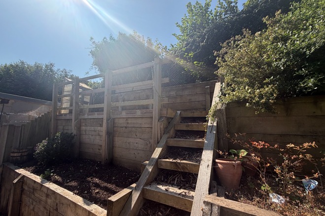 Charming Chartham Vegetable and Herb Garden
