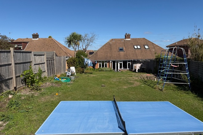 Sunny Hilltop Garden in Brighton