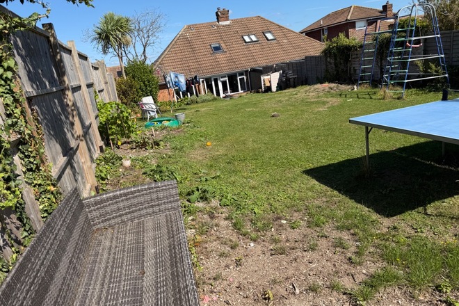 Sunny Hilltop Garden in Brighton
