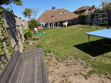 Earn a Monthly Rent: Sunny Hilltop Garden in Brighton
